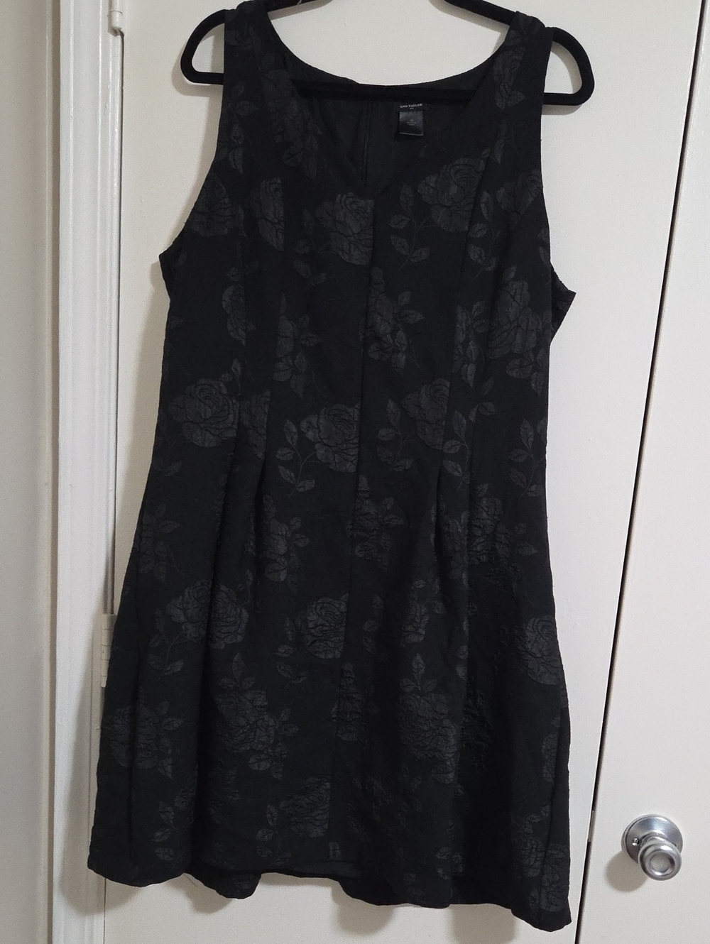 Ann Taylor Black Floral Jacquard Sleeveless A-Line Dress